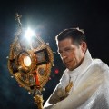 Fr. Mike Schmitz – Holding Monstrance during Eucharistic Adoration
